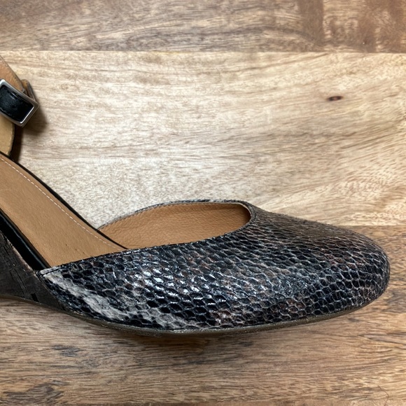 Clark’s Artisan Snakeskin Animal Print Wedges - Picture 5 of 16